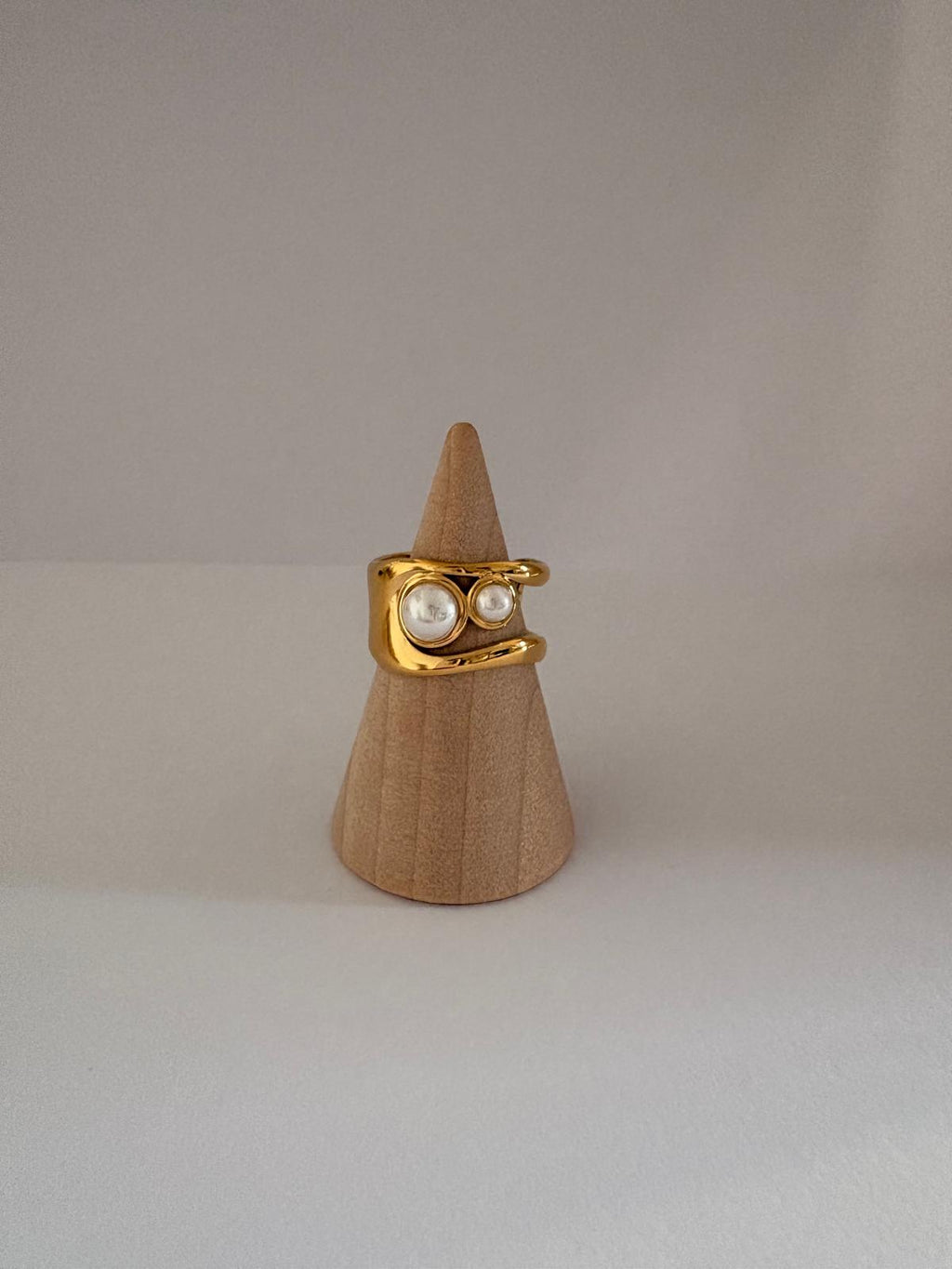 Two-pearl ring